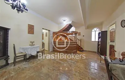 Casa triplex à venda no grajaú,  com 8 quartos com elevador,piscina ,sauna ,churrasqueira e 3 vagas de garagem