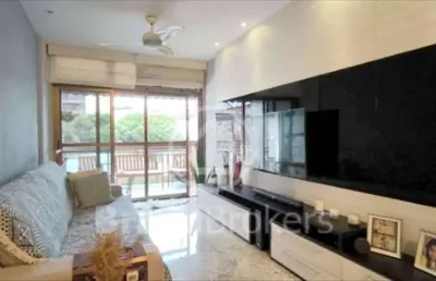 Apartamento de 2 quartos (2 suítes) com 107 m², varanda e vaga de garagem, dependência completa e a 4 minutos do shopping tijuca