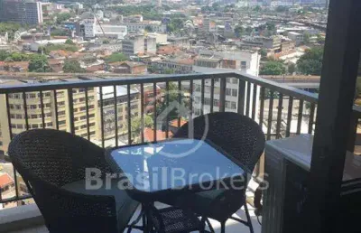Apartamento de 2 quartos com 90 m², varanda e vaga de garagem com vista da baia de guanabara
