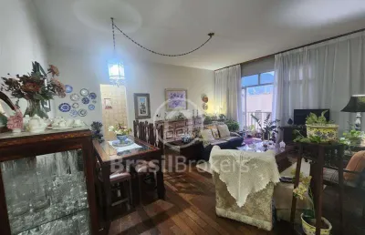 Um apartamento lindo e aconchegante em excelente localização na tijuca. 143m2 com varanda, 3 quartos (1 suíte) e 2 vagas