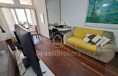 Tijuca! dois quartos pronto para morar, com suíte e vaga de garagem.