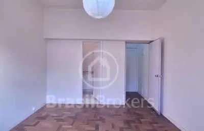 Sala com 25m² na conde de bonfim, junto à praça saenz peña