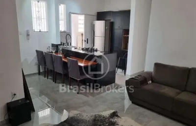 Apartamento com 2 quartos e 2 vagas próximo ao largo do verdun