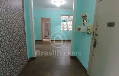 Apartamento a venda no rio comprido, 3 quartos, varanda, elevador, sala, lavabo e ampla cozinha com área de serviço