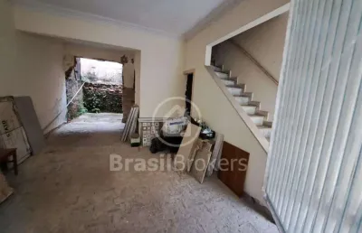Tijuca! oportunidade única! casa de vila, dois quartos com vaga.