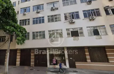 2 quartos com dependencia e vaga /em frente shopping tijuca