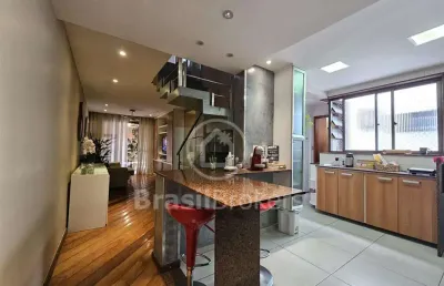 Cobertura com 186 m², 3 quartos ( 1 suíte), escritório e closet, dependências completas, 2 vagas na tijuca