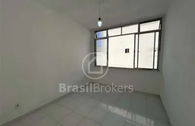 Encontre seu refúgio no coração do rio! charmoso conjugado com saleta e 1 quarto no centro