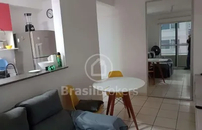 Apartamento de 2 quartos  com 45m²  sacada e vaga no rio comprido!