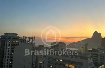 Vendo apartamento totalmente modernizado com vista para lagoa e cristo, 3 quartos na rua visconde de pirajá, próximo à rua garcia d’avila.