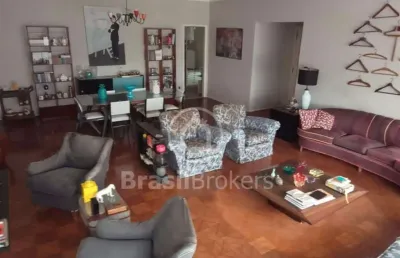 Apartamento à venda com 230 m² e 4 quartos em laranjeiras