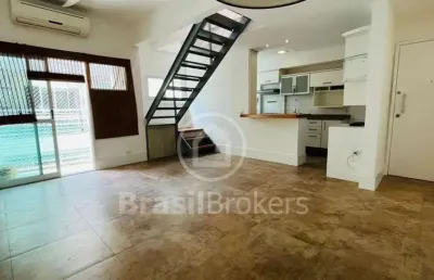 Cobertura duplex à venda com 140,00m² e 3 quartos no coração do humaitá