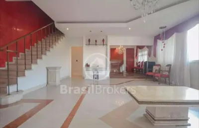 Cobertura triplex 4 quartos, 2 suítes, 1 vaga e terração,