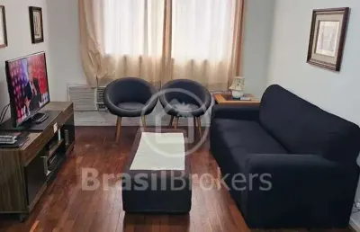 Apartamento copa 2 qtos, 1 suite, 2 wcs, gar, +1 minisuite e dependências