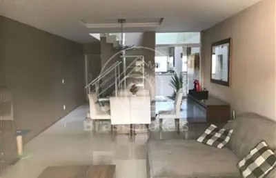 Casa à venda com 225,00m² e 3 quartos em freguesia (jacarepaguá), rio de janeiro - rj