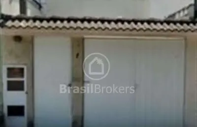 Linda casa duplex na freguesia em condomínio fechado.