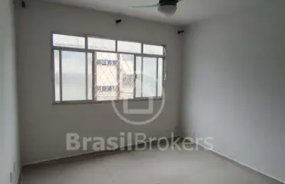 Ótimo apartamento  térreo em  boa localização na praçã sêca !!!!