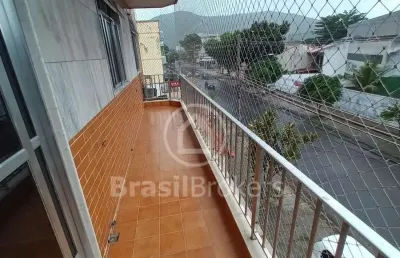 Apartamento 2 dormitórios 1 suite com dependência completa