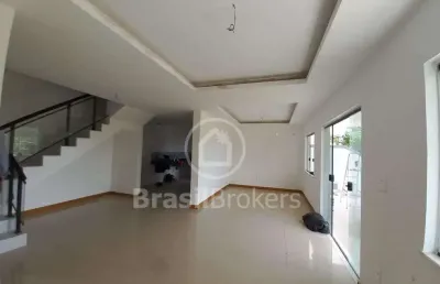 Casa de primeira locação com 4 quartos, pronta para morar.