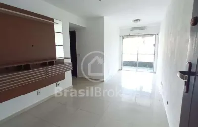 Apartamento 2 dormitórios com suite e varanda e 2 banheiros