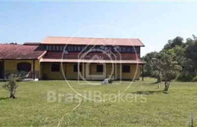 Sitio à venda com 5573,00m² e 4 quartos em caxito, maricá - rj