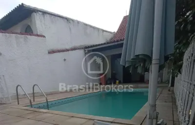 Casa linda no condomínio suiça carioca na freguesia em jacarepaguá