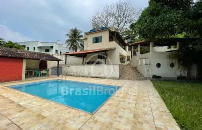 Casa à venda com 351,00m² e 4 quartos em jardim guanabara, rio de janeiro - rj