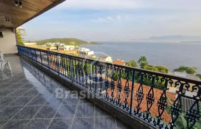 Casa estonteante com 4 suítes e um salão com vista cinematográfica