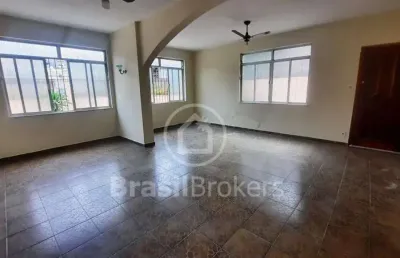 Casa à venda com 270,00m² 3 quartos suíte e area gourmet próximo ao aterro do cocota