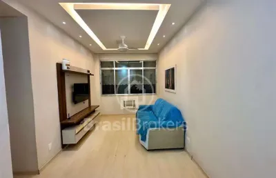Apartamento 2 quartos com suíte próximo à praia da bica