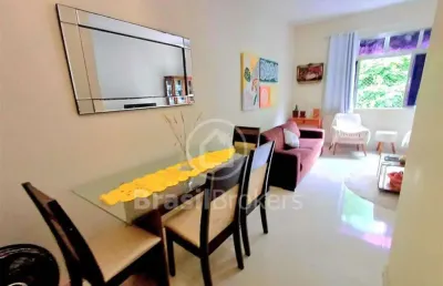 Ótimo apartamento de 2 quartos, 2 banheiros e vista livre pertinho da  praia da bica!