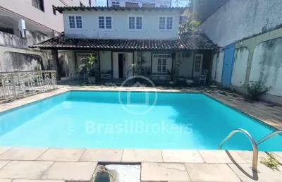 Excelente casa de 4 quartos, suite e churrasqueira e piscina em área nobre do jardim guanabara!