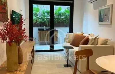 Segunda quadra da praia do leblon, apartamento com um quarto e área externa