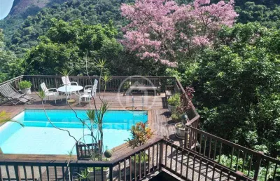 Casa tropical com estilo balinês em são conrado, com vista espetacular para a pedra da gávea !