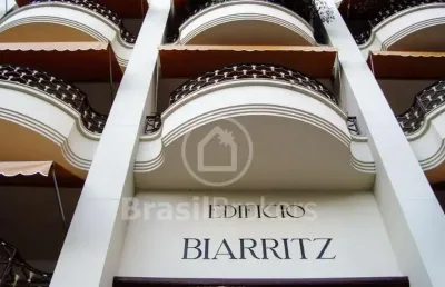 Apartamento com 3 quartos, sendo 2 suítes, localizado no imponente edifício biarritz, o prédio residencial mais querido do rio de janeiro.