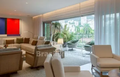 Apartamento luxuoso, reformado por arquiteto, semimobiliado, com 335 metros quadrados e finamente reformado,  à venda no leblon!