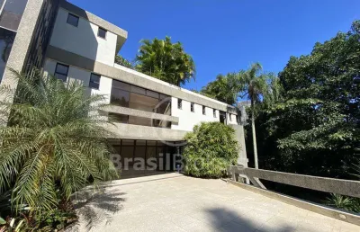 Alto padrão na gávea, magnifica casa recém-reformada em condomínio exuberante