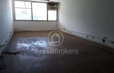 Casa à venda na Avenida Armando Lombardi, Recreio dos Bandeirantes, Rio de Janeiro