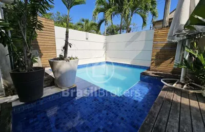 Casa triplex à venda no condomínio vivendas das palmeiras, em vargem pequena