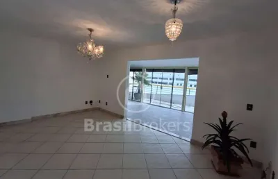 Cobertura espaçosa e completa no recreio dos bandeirantes com 172m² e 2 vagas!