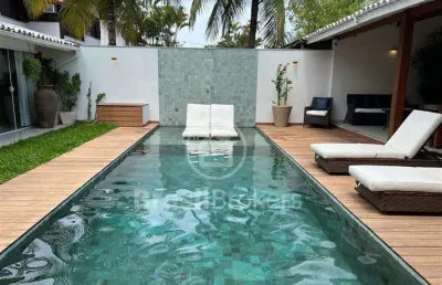 Mansão exclusiva com piscina e acesso à praia por balsa no santa mônica sul, barra da tijuca