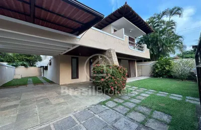 Casa no condominio santa lucia - barra da tijuca com 471 m2.