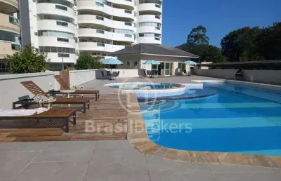 Apartamento de 3 quartos (1 suíte) no recreio dos bandeirantes com vista para a piscina!