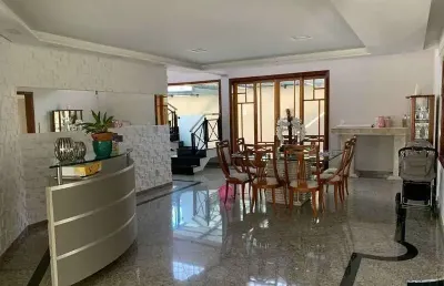 Casa de 531 m2 mobiliada c/ 3 suítes + piscina no portal do paraíso 1 em jundiaí