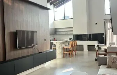 Casa de 280 m2 mobiliada c/ 3 suítes + piscina no caledônia