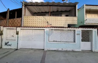 Olaria: casa duplex p/ 2 famílias ou investimento c/ 4 quartos e vaga | 2 aptos independentes
