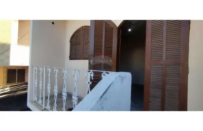 Casa duplex em estilo colonial com 80m2, em brás de pina- rj