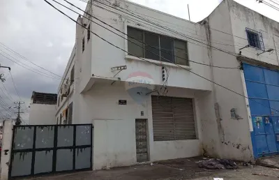 Galpão de 248m² com estacionamento à venda em bonsucesso/rj!