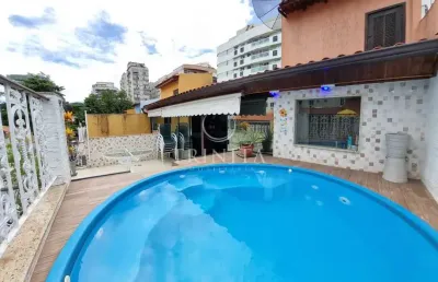 Casa com piscina, hidro e varanda gourmet em condomínio fechado na freguesia