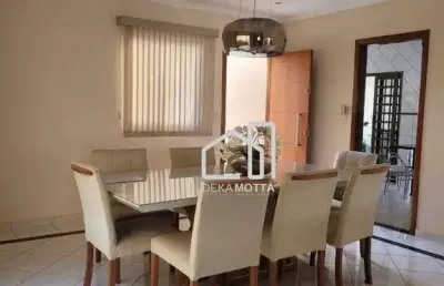 Casa em condomínio fechado com 3 quartos à venda no Santa Mônica, Uberlândia 